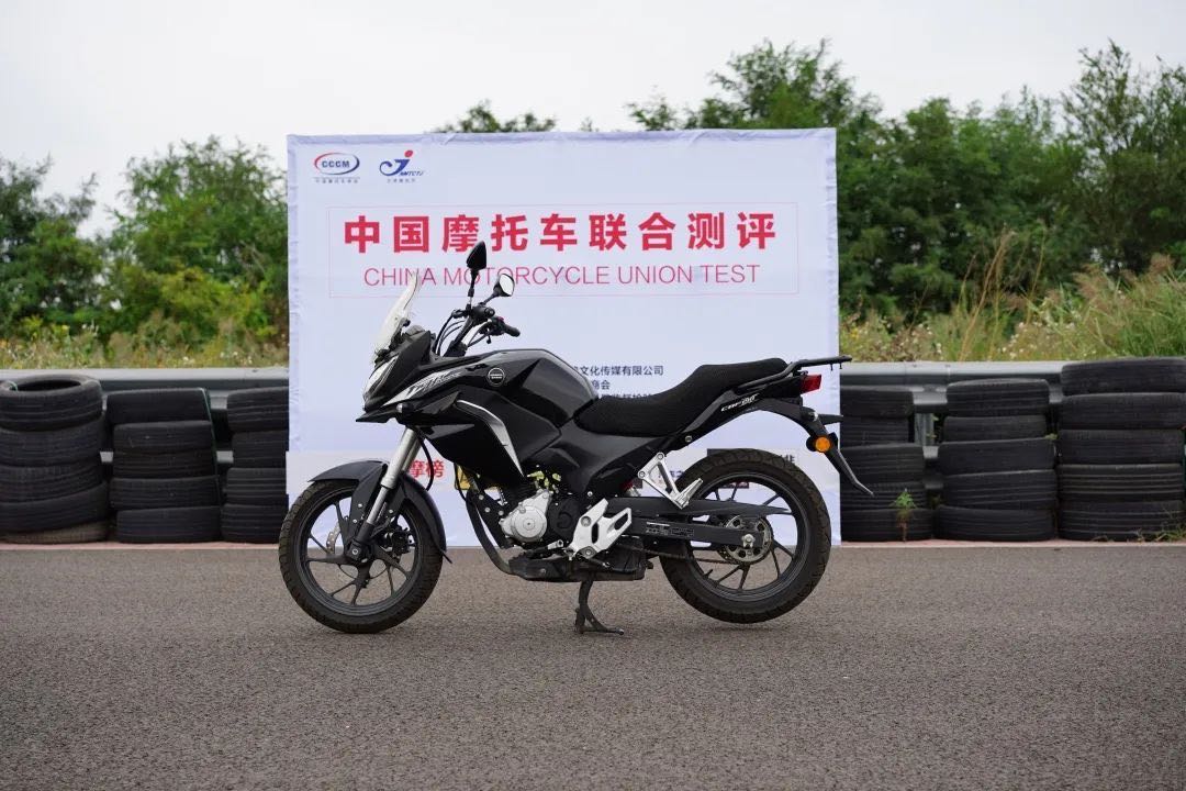 本田新大洲cbf190x摩旅,新大洲本田cbf190r对比豪爵nk150