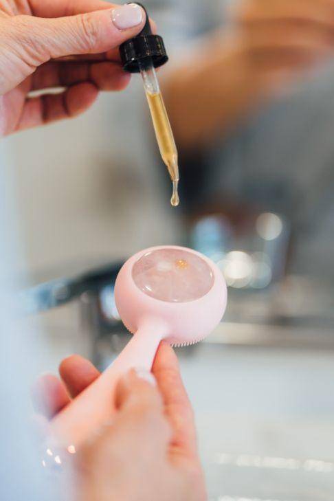 对抗暗沉提亮美白的精华推荐,有哪些值得入手的抗氧化精华