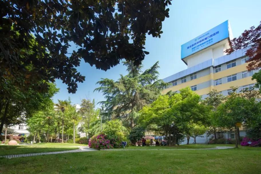 十堰老年人补牙,十堰种植牙齿费用