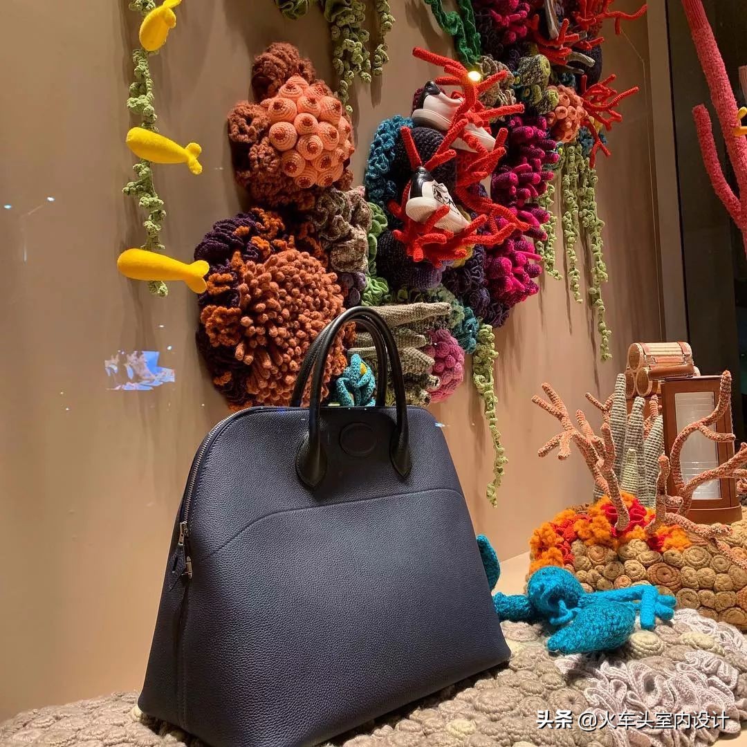 爱马仕2023橱窗设计最新款,爱马仕2022橱窗设计效果图