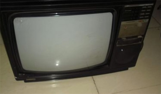 世界第一台彩色电视机诞生哪一年,世界最早的彩色电视机