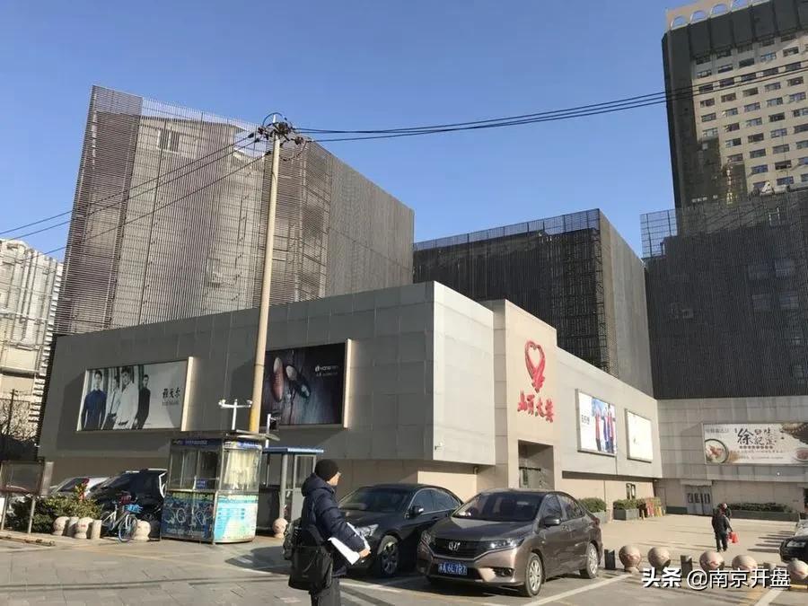 凉凉！南京顶流商场亏本抛售，竟无人接盘