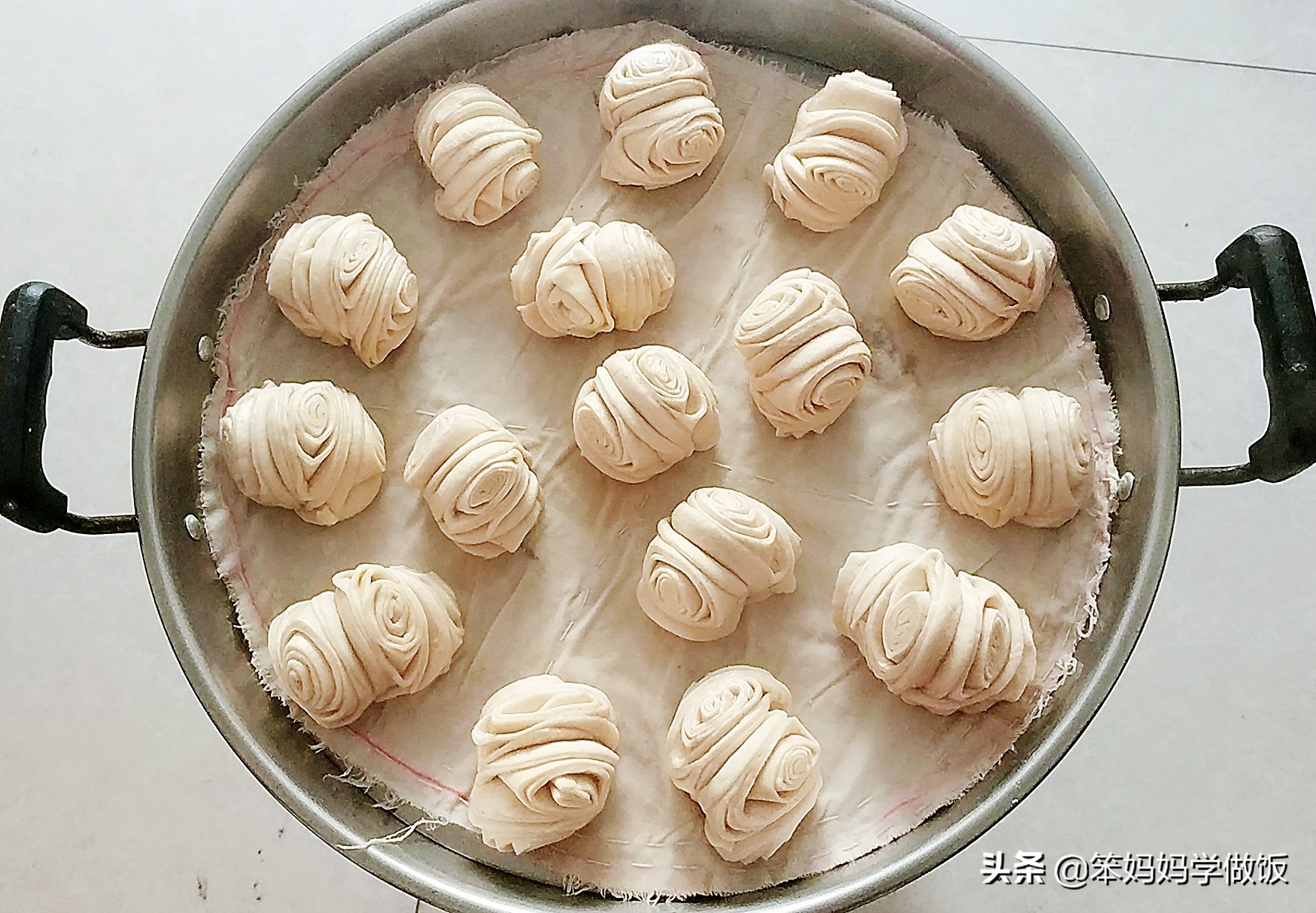 花卷新做法双手一卷酥脆又松软,怎样做花卷又好看又简单