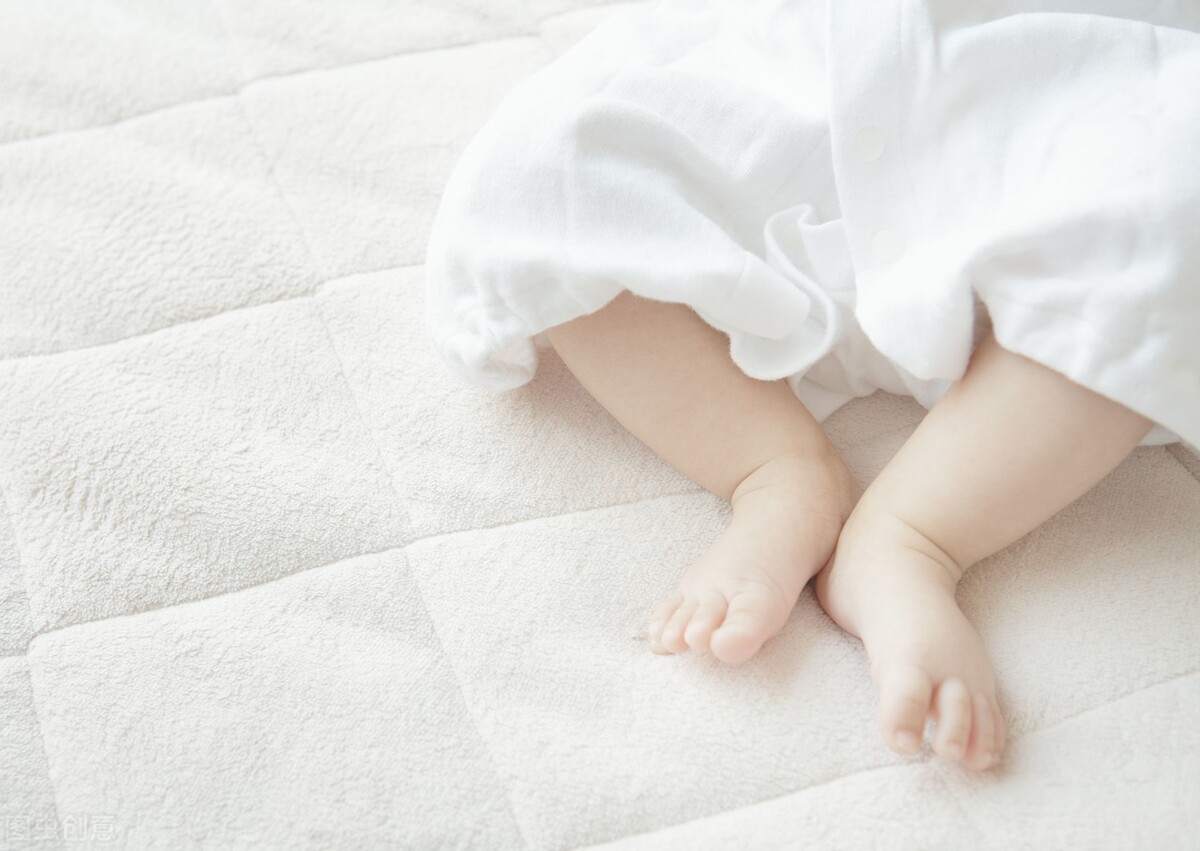 急死了！！宝宝的腿有点弯？到底是不是罗圈腿？