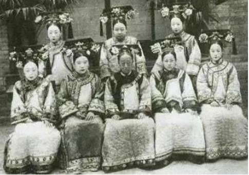清朝灭亡后妃嫔都去哪了,清朝灭亡后那些妃子都到哪去了