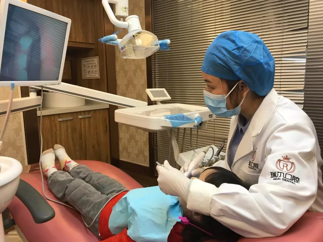 3岁宝宝牙齿需要做什么,三岁宝宝治疗牙齿过程