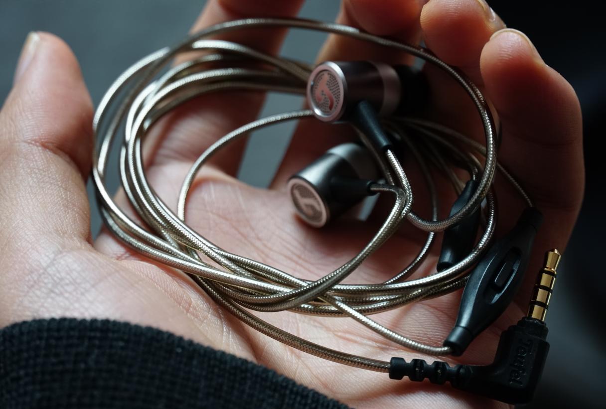 森海塞尔百元耳机跟千元耳机对比,同等价位森海塞尔和sony