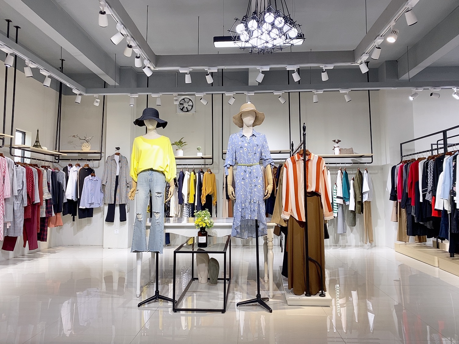 快手网红主播女装,快手抖音直播卖衣服怎么样赚钱