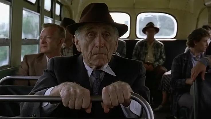 肖申克的监狱生活,肖申克的救赎监狱长贪污片段