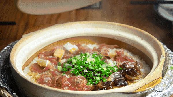 在广东万物皆可煲仔饭,万物皆可煲的煲仔饭