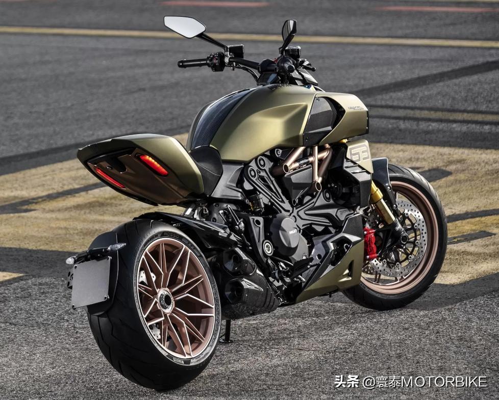 杜卡迪hypermotard1100evo骇客,杜卡迪兰博基尼联名摩托