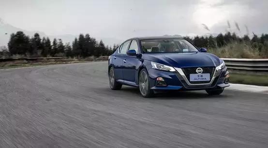 日系最强2.0T发动机，6.4秒破百，为何还是斗不过雅阁和凯美瑞？