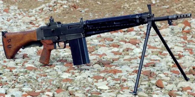 国产最新步枪魔改81式步枪,国产191步枪和西方步枪差距