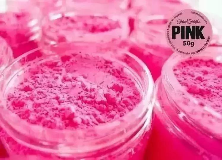 它比虚无的黑洞更黑，让全世界的瞳孔无法聚焦