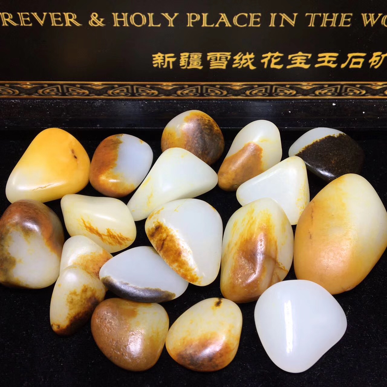 人养玉的方法视频,人养玉玉养人翡翠如何越戴越绿