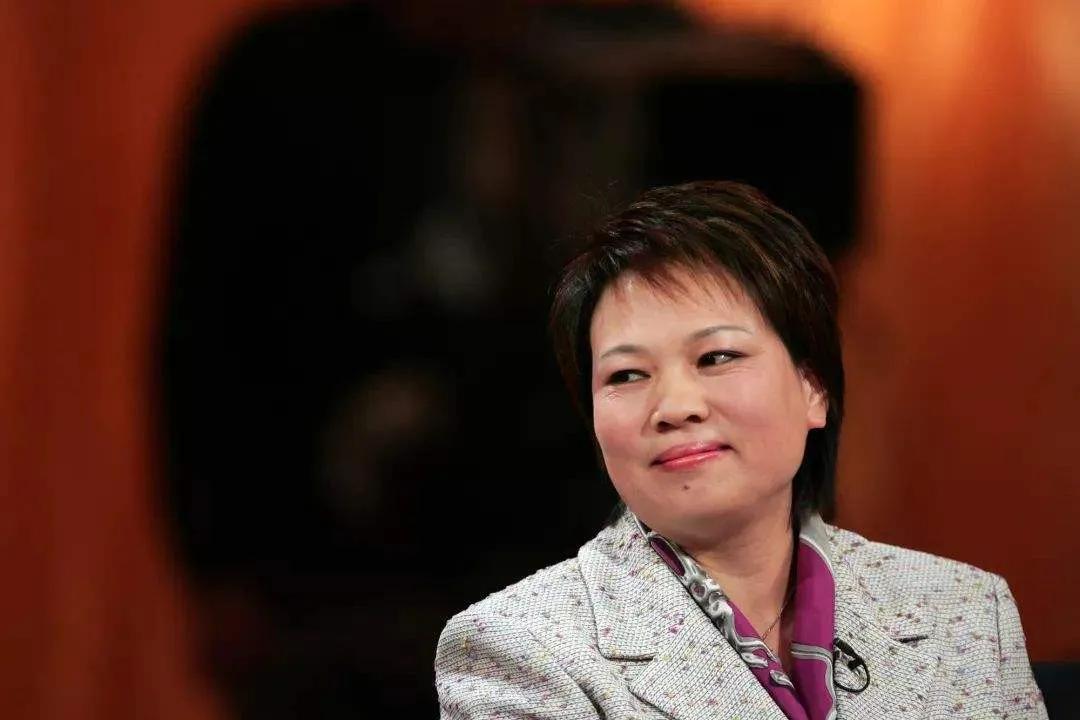 那些靠摆地摊起家的亿万富豪,摆摊起家的富豪们