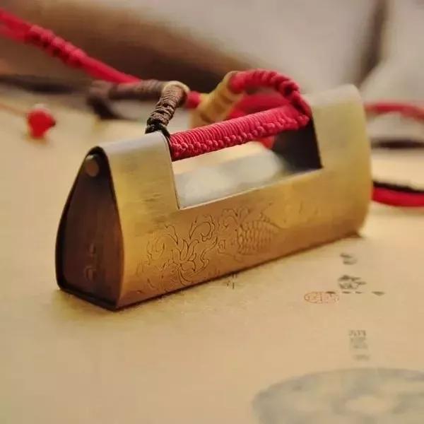 从前的锁好看钥匙也精美,从前的锁好看钥匙也精美什么意思