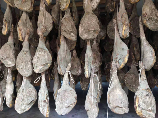 金华火腿表面长霉怎么处理,长霉的火腿表面怎么处理