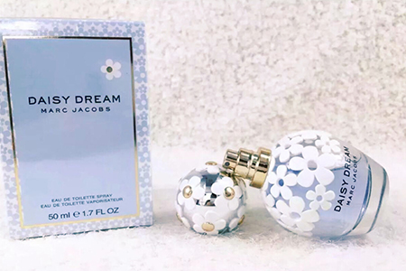 适合二十岁女生的淡雅清新香水,适合20-25岁女生的香水