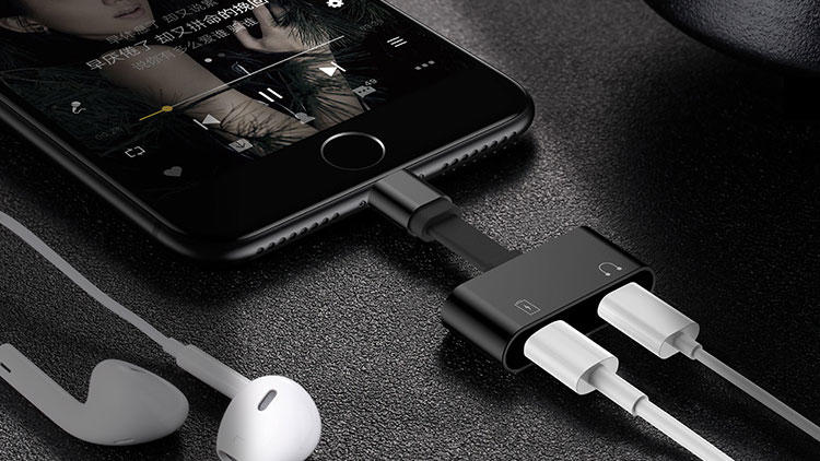 苹果转换头边充电边听歌,苹果用转换接头边听歌边充电好吗