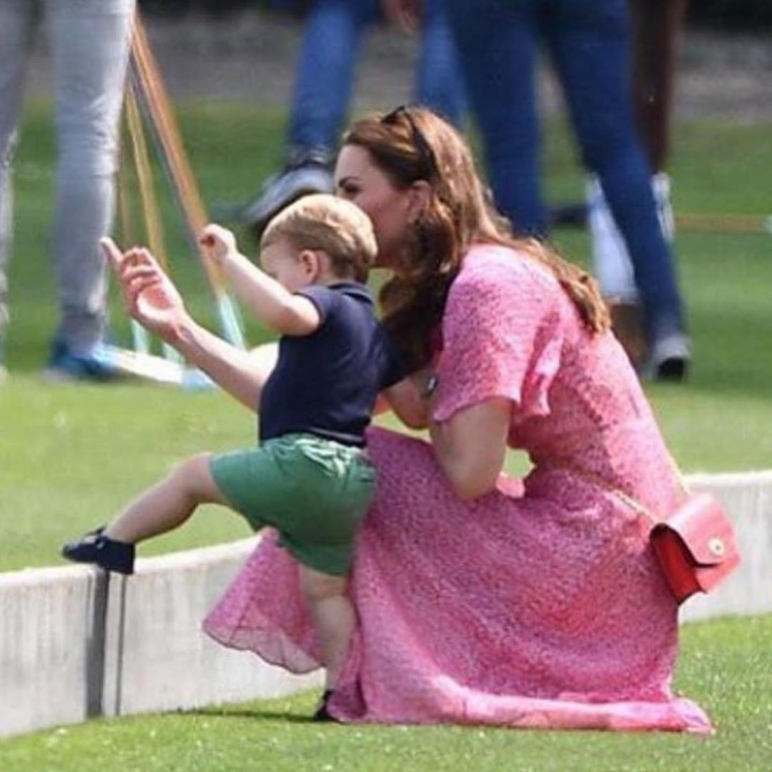 英王室夏洛特公主照片,英国王室威廉和凯特十周年视频