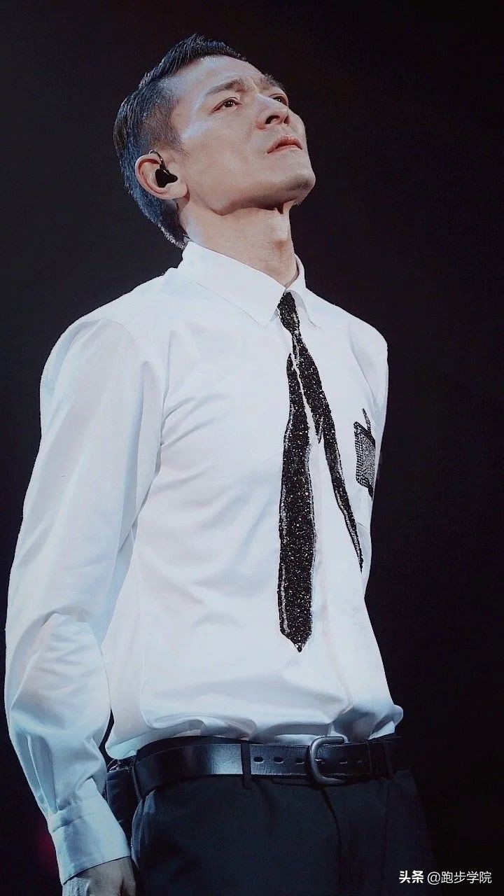 刘德华42岁颜值巅峰,刘德华60岁身材