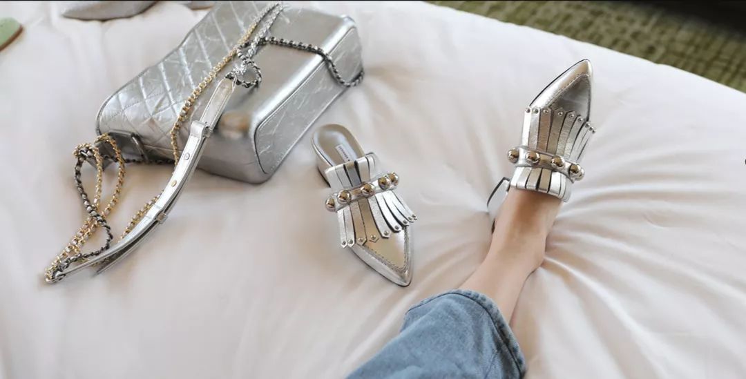 闊╁墽濂充富绌挎惌鍝佺墝,闊╁墽濂宠绌挎惌鍝佺墝