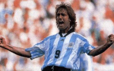 足坛史上十大前锋,足坛历史前锋前100