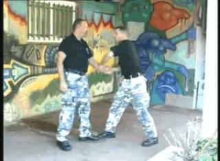 为了你身边女孩的安全，请认真读完这篇文章|军情晚报