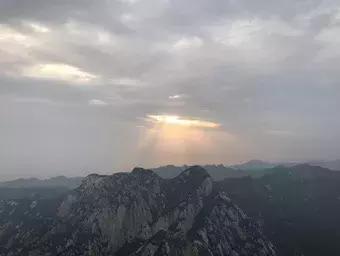 恐高的人不能去华山哪些地方,华山很险吗恐高能不能去