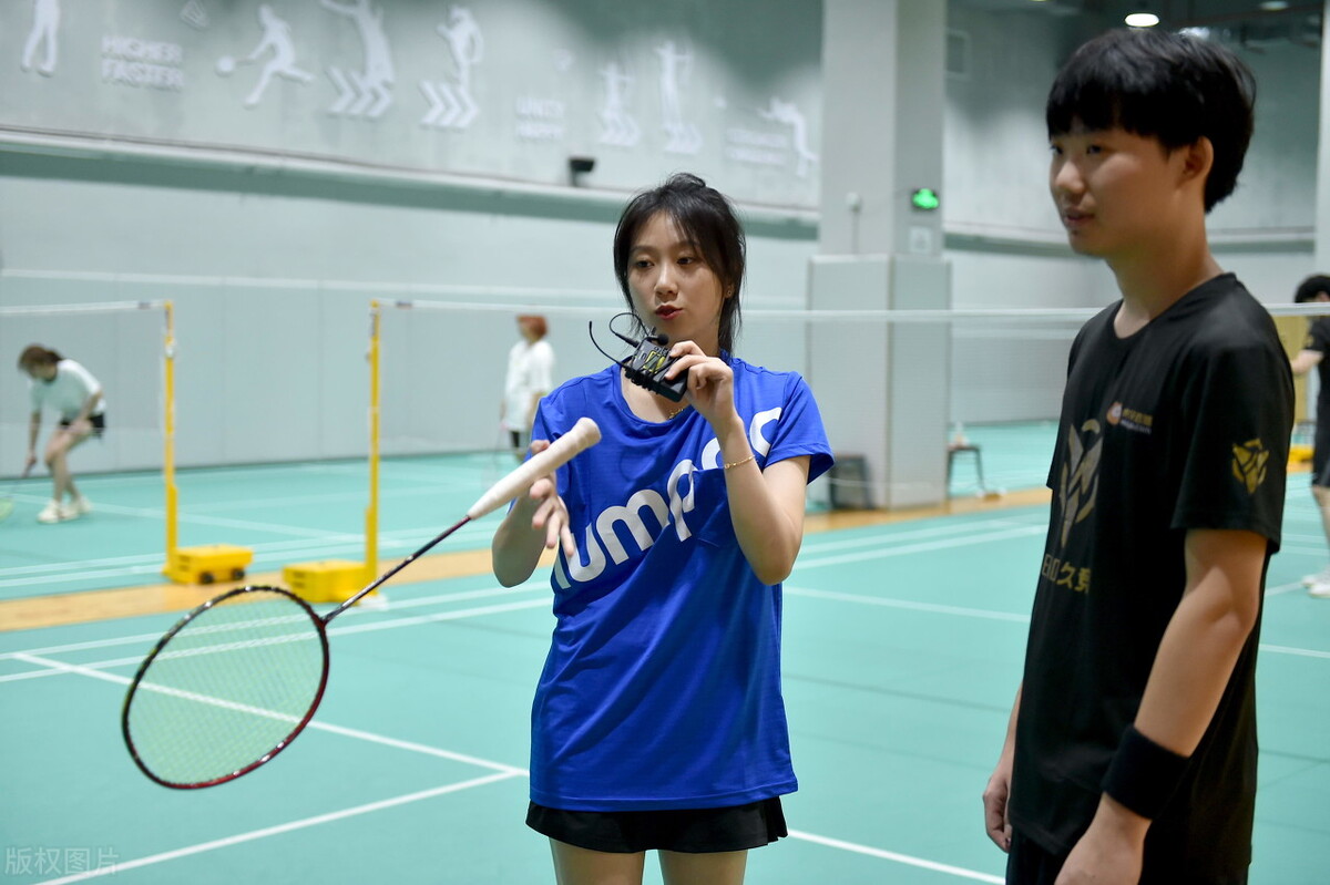 羽毛球在我国算热门运动吗,羽毛球算贵族吗