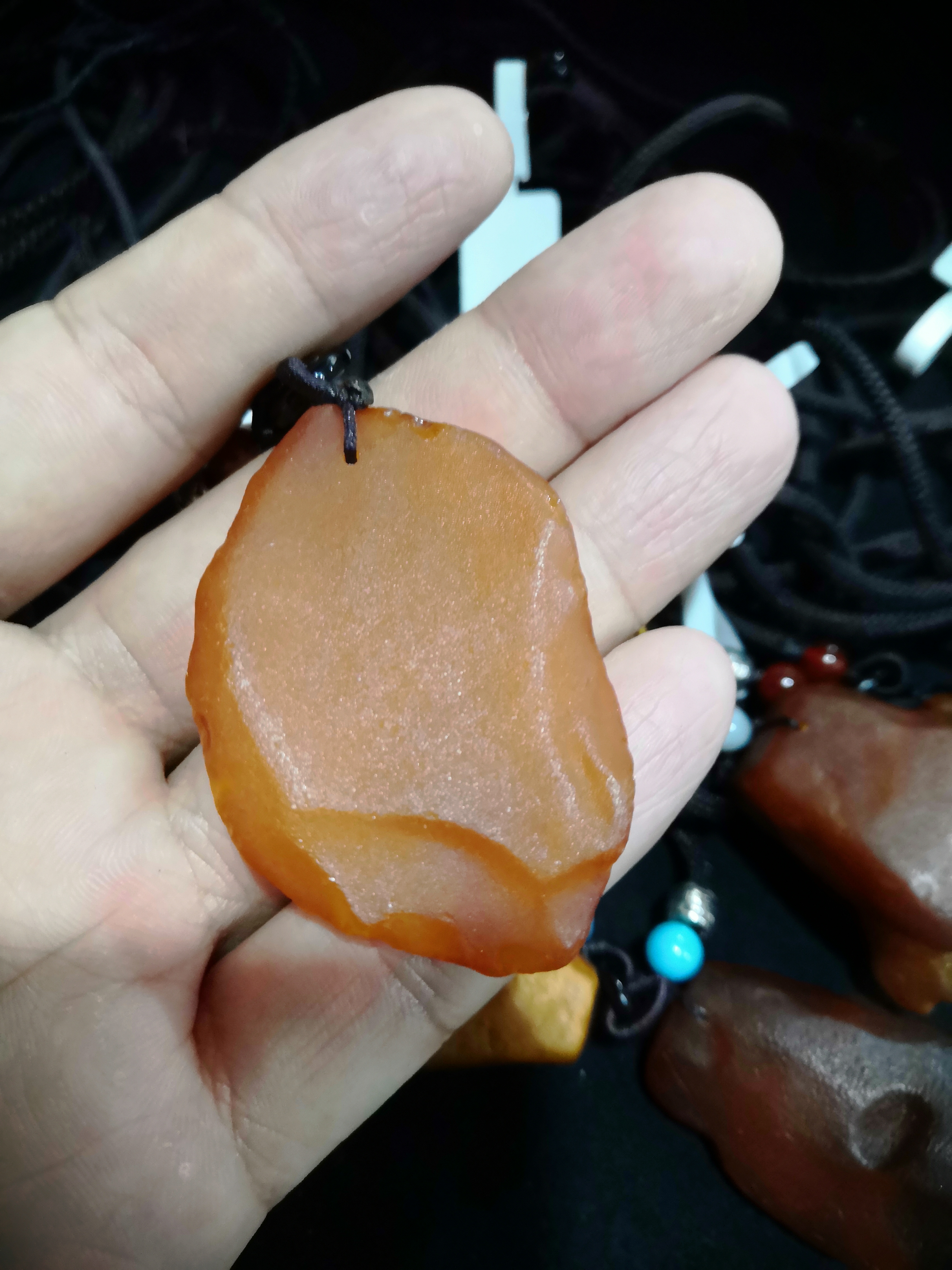 抚顺琥珀蜜蜡鉴别图片,琥珀蜜蜡鉴别方法大揭秘