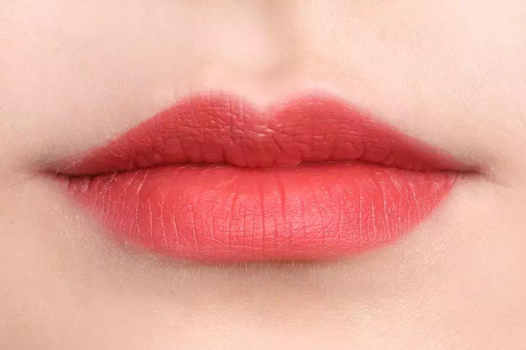 口红和唇妆,口红自然唇妆