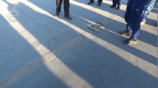 “下水道光身男”后续！被困窨井数日伸手指求救前因后果被警察查清了