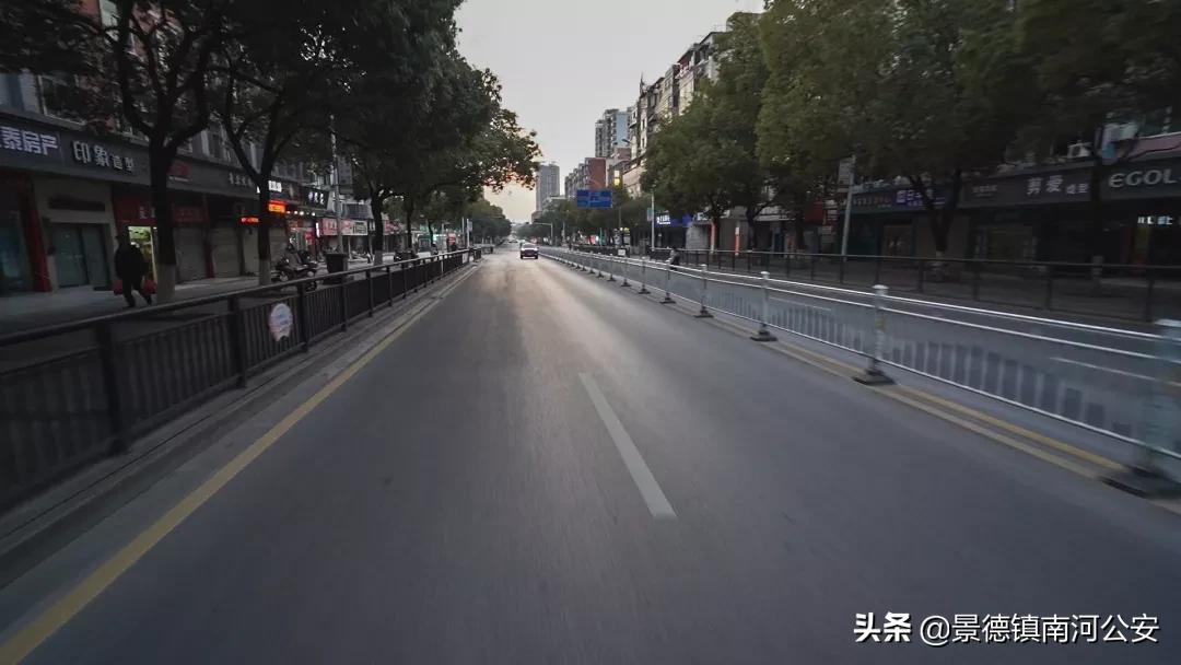 疫情之下纪实摄影,疫情镜头下的生活瞬间