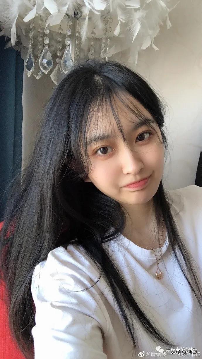 伪素颜戴义乳空降虎扑女神top1，揭开真相直男的世界崩塌了…