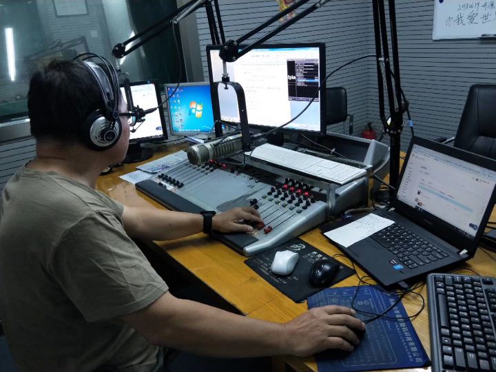 手机当转盘播放器音质怎么样,音频解码器直接连接有源音箱