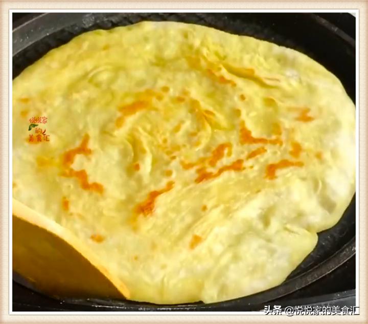 烙饼柔软的技巧个个层次多不发硬,家常烙饼想要柔软多层做到这3点