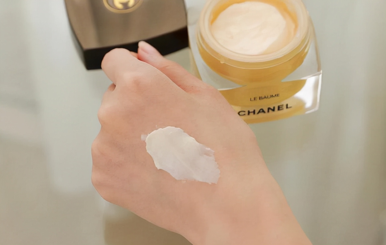 香奈儿的金砖面霜好用吗,雅诗兰黛紧致淡纹面霜