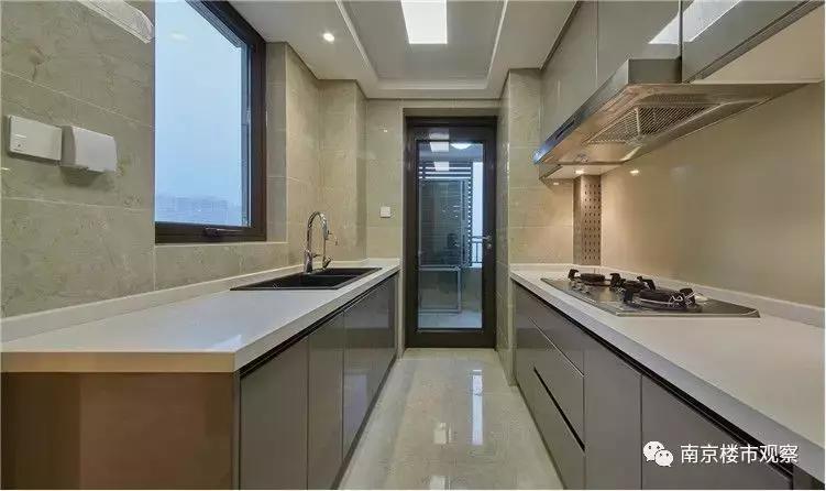 10盘迎来交付大考，实景谍照流出！这品质…