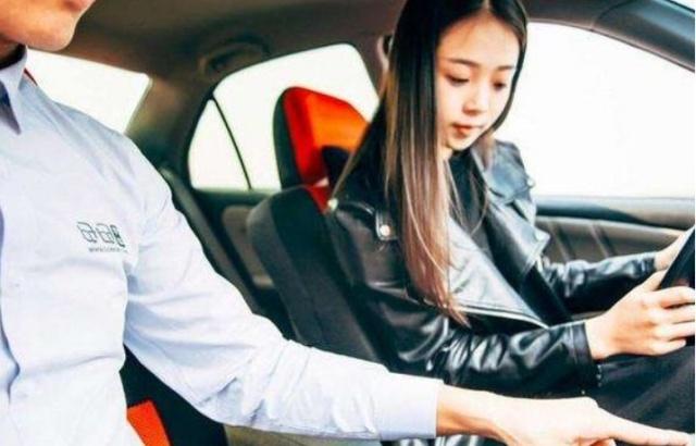 科目三又挂科?应变能力差?记住这六条,还怕什么科目三