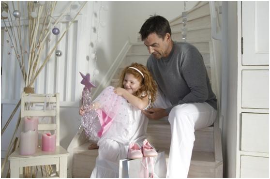 如何向孩子表达爱？无法脱口而出的“我爱你”，可以化成亲子装