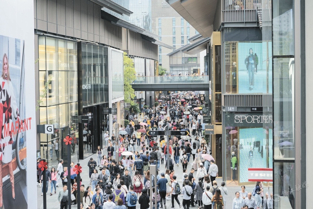 春熙路被评为高品位步行街,春熙路爆红