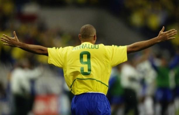 盘点足坛十位球星受伤的痛心瞬间,十大悲情球星足球