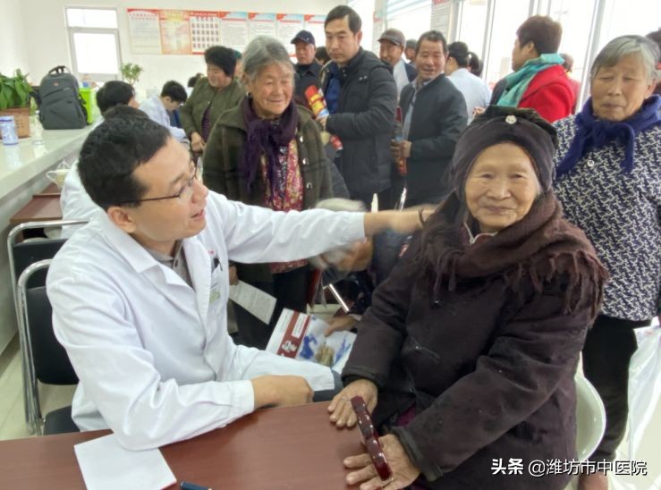 初冬暖行，潍坊最南边的山村，一群白大褂带来“健康大动作”