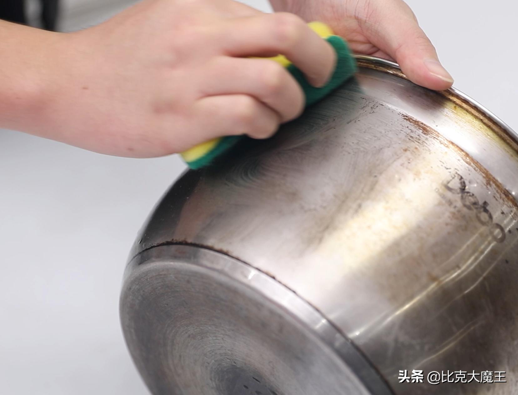 不锈钢锅去黄渍小妙招,不锈钢锅黄渍洗不掉教你一招