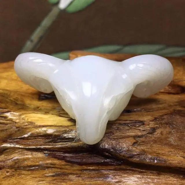 和田玉青花籽料和青花山料的区别,清代的和田玉是山料多还是籽料多