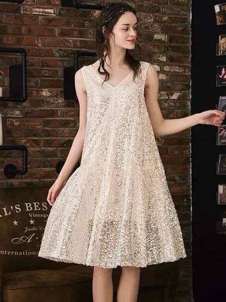 兰公子变身“巧手神探”百乐门老板娘｜纸上刺绣，别具匠心