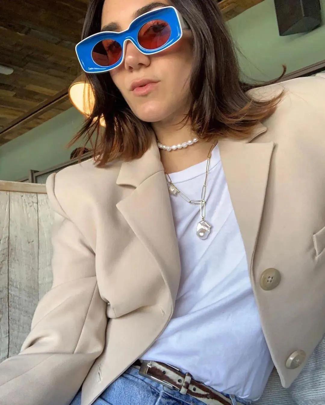 圆脸女生怎么选墨镜,圆脸女生如何选择大牌眼镜