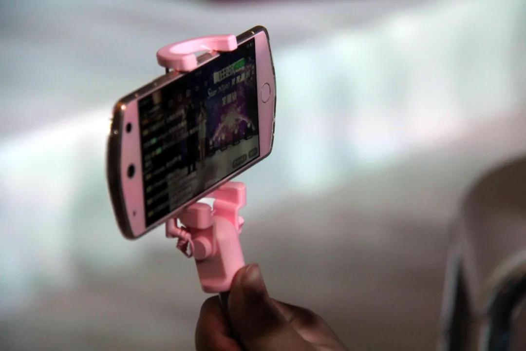 亿万市场中的汽车直播|一本好听难念的生意经?